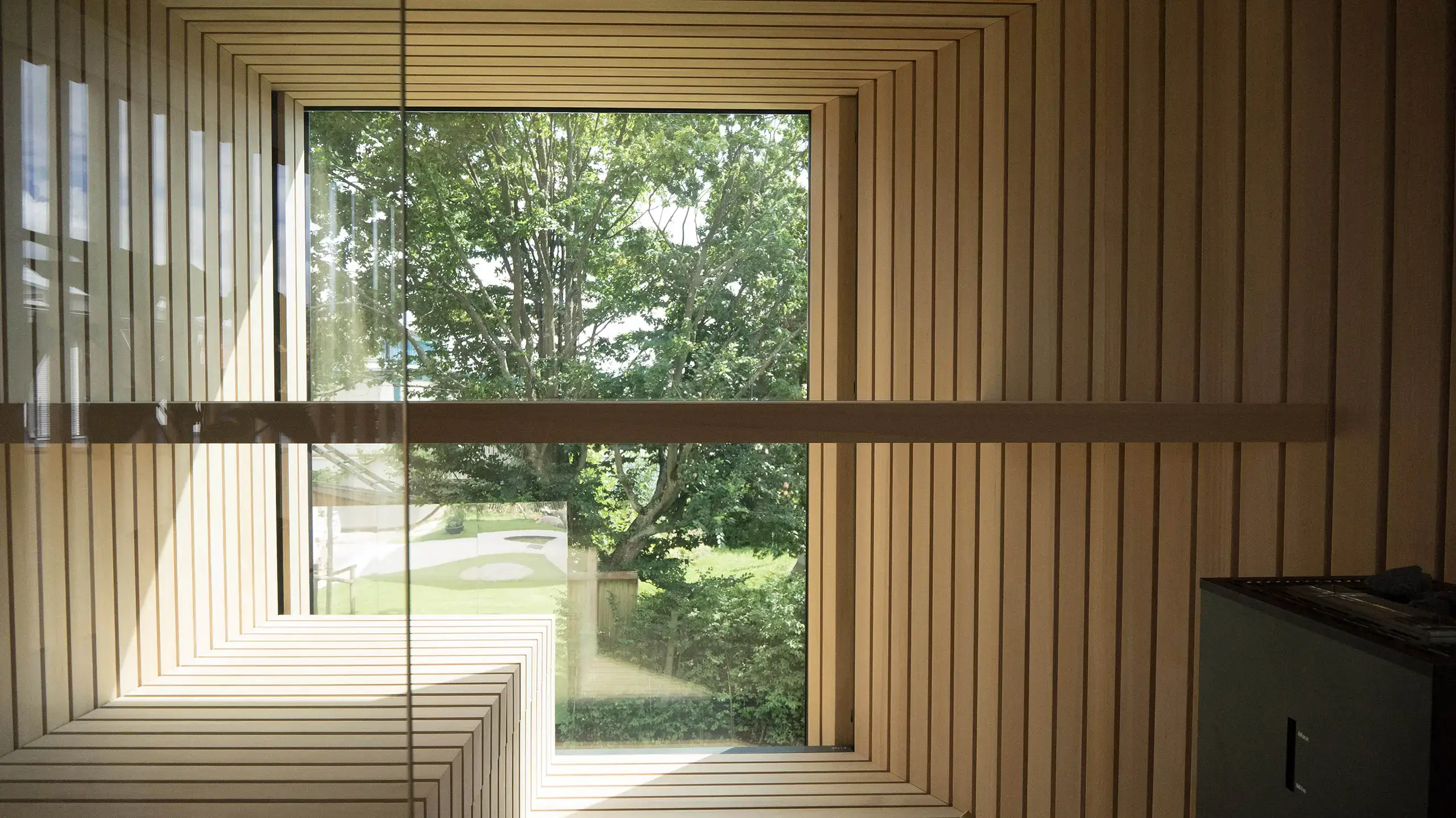 Sauna mit Panoramablick im Drehhaus Kylie in Heuchelheim, entworfen von Gronych+Dollega Architekten