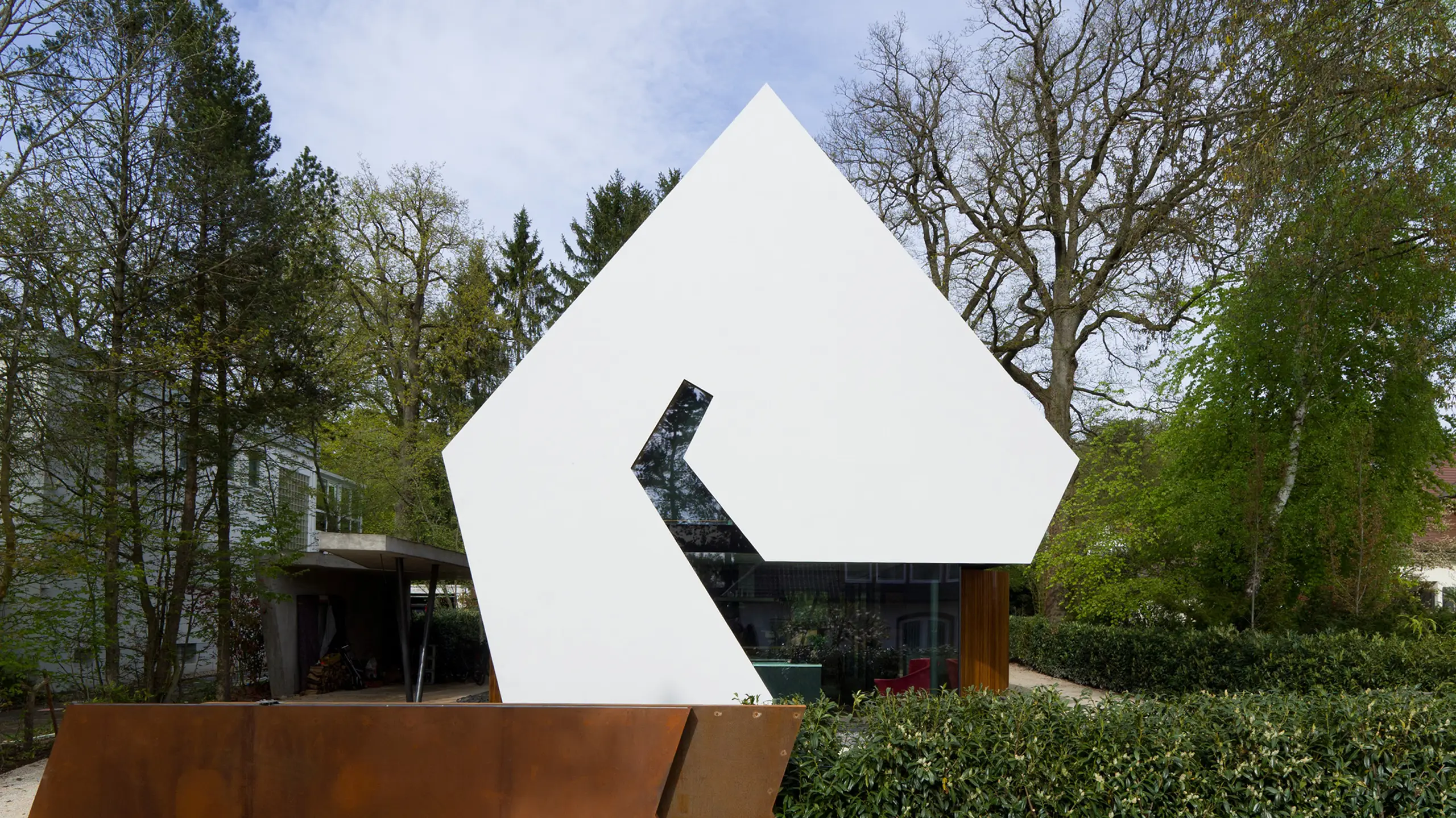 Villa im Hardtwald von Gronych + Dollega Architekten in Bad Homburg