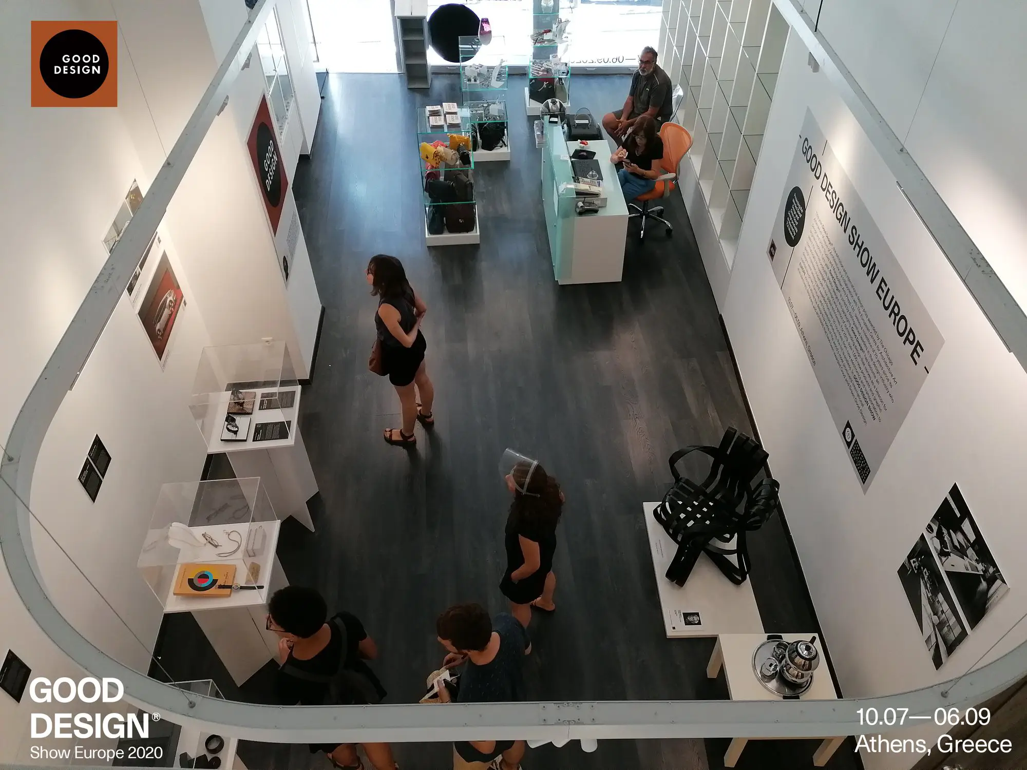 Ausstellungsansicht der GOOD DESIGN SHOW EUROPE 2020 mit dem Bürotisch Worker